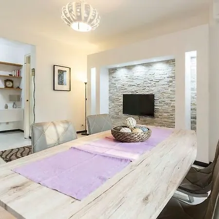 Cosy Corner Apartment *